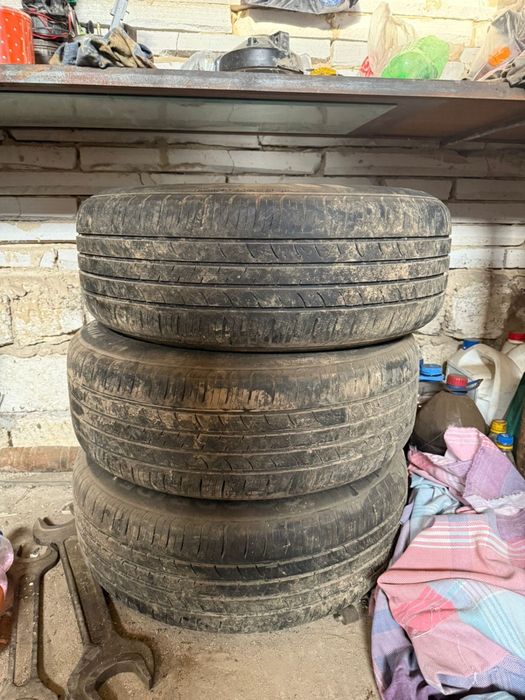 Продам покрышки с дисками