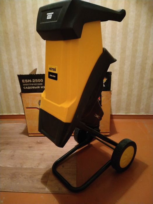 Садовый измельчитель веток