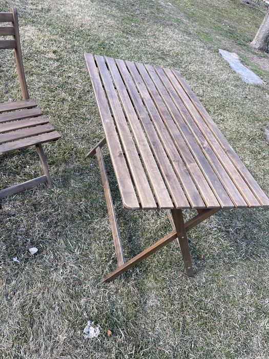 Раскладной стол и стулья