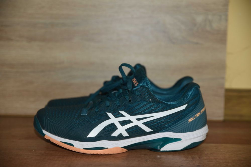 Asics оригинални маратонки размер 44