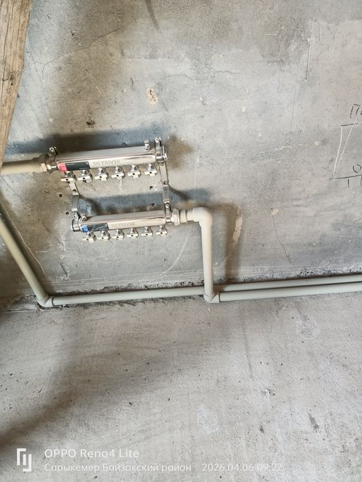 Екі үй сатылады бір участкеде