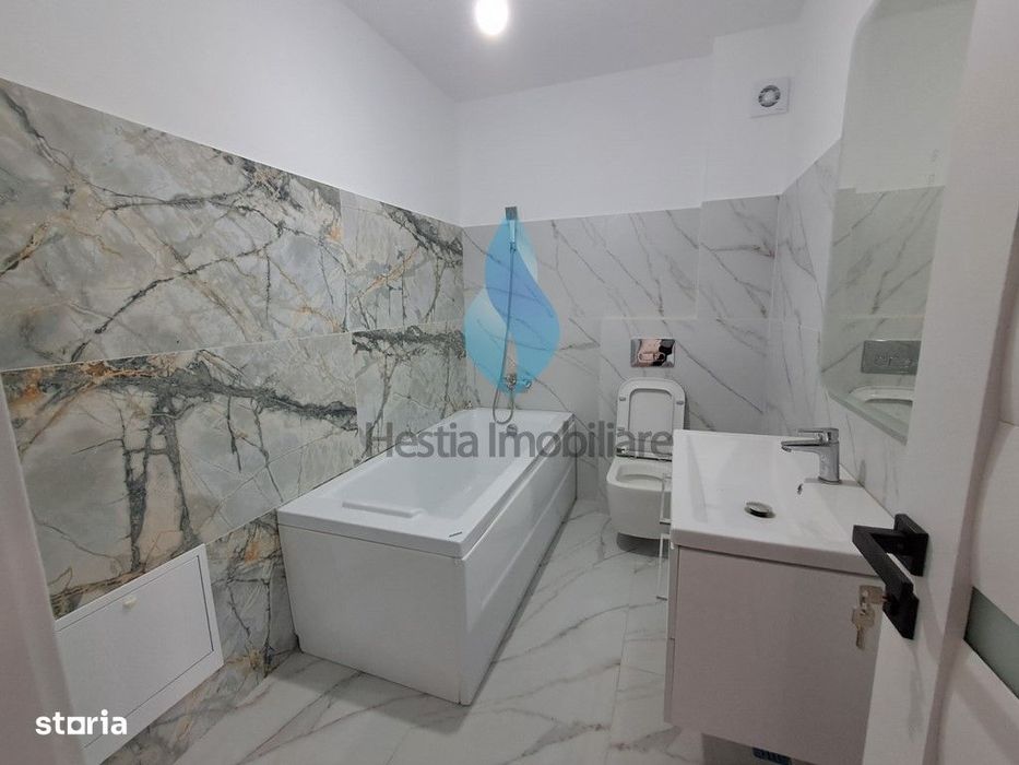 Apartament cu trei camere, capat Pacurari, bloc nou.