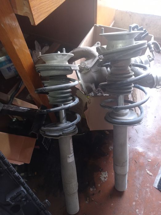 От е 60 амартизатор и много запчастей