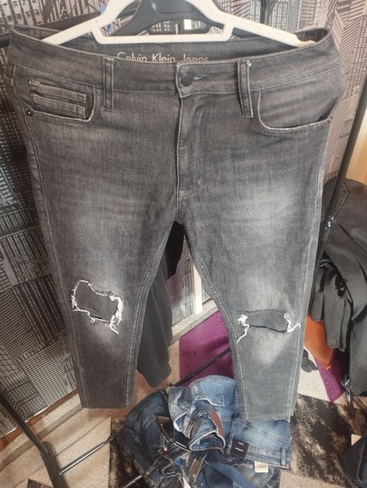 Vând blugi. calitate