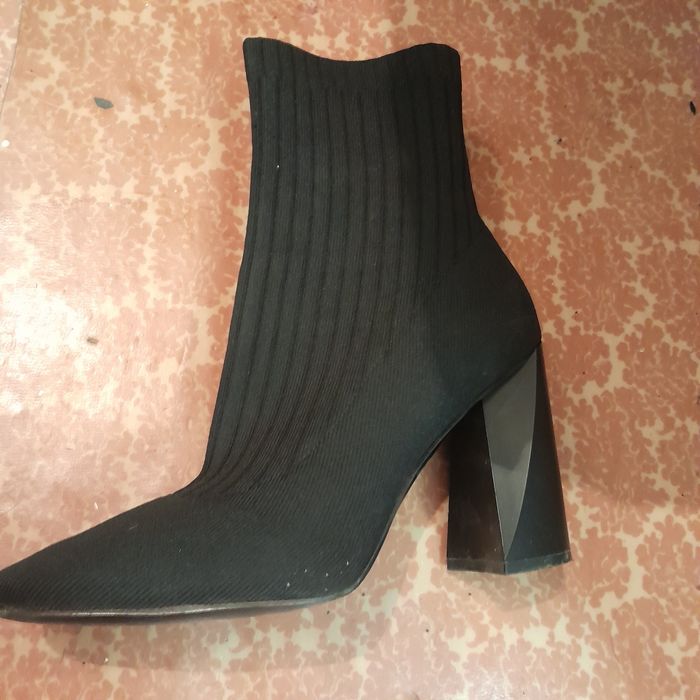 Продам б.у  полусапожки  1500тг