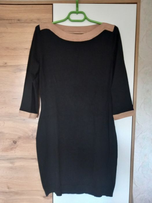 Еластична, плътна рокля