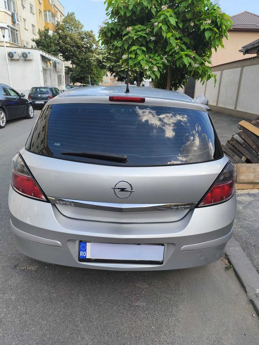 Autoturism Opel Astra H