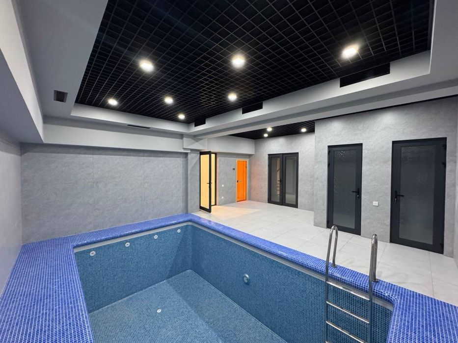 Ор-р: Центр Луначарский Продается Новый Евро дом 3,2.соток 550м2 7.ком