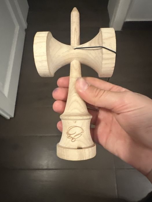 Kendama Miguel foarte putin folisita cu ken answer mark cu cupe masive