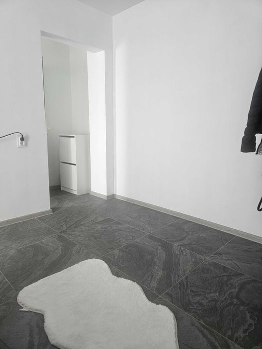 Inchiriez apartament