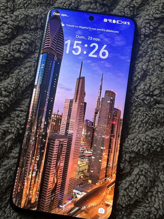 Telefon Honor 90 + cadou protectii camera spate