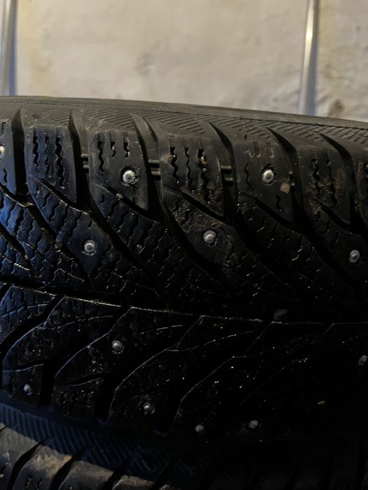 Продам комплек дисков с резиной (зима шипы)