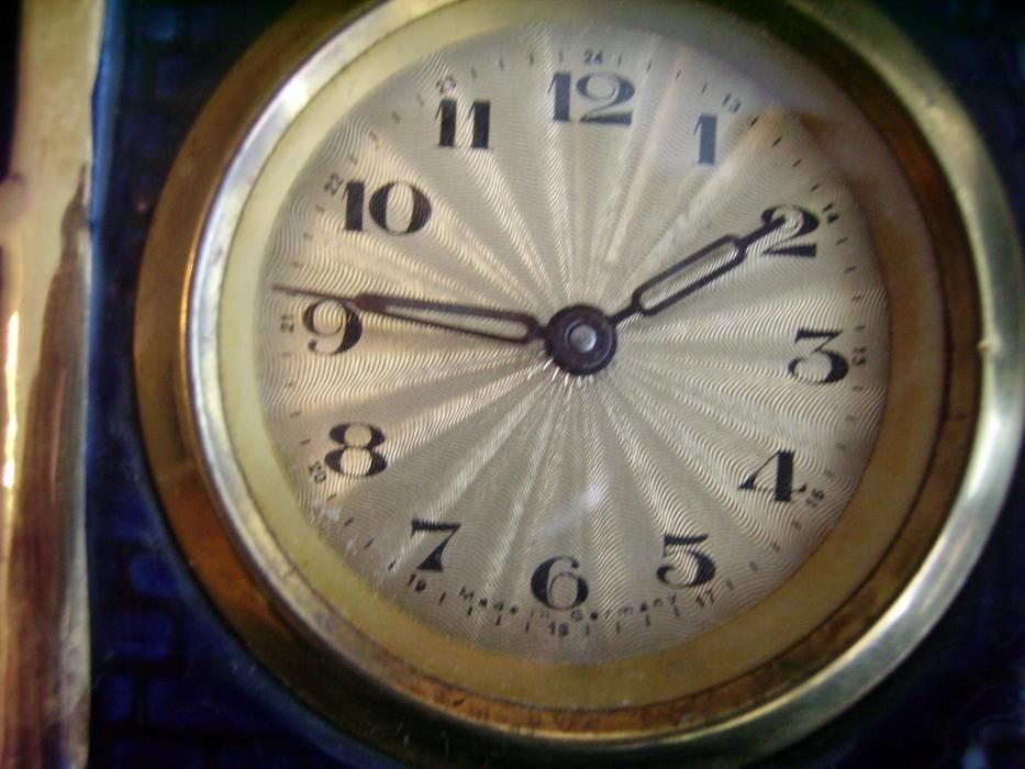 Стар голям порцеланов каминен часовник