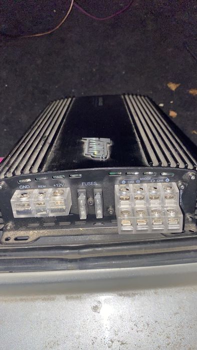 Усилител срочно продам