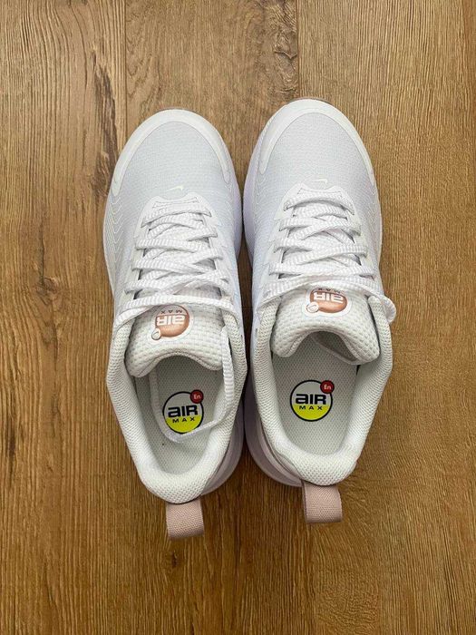 Обувки Nike Air Max Nuaxis 39 номер