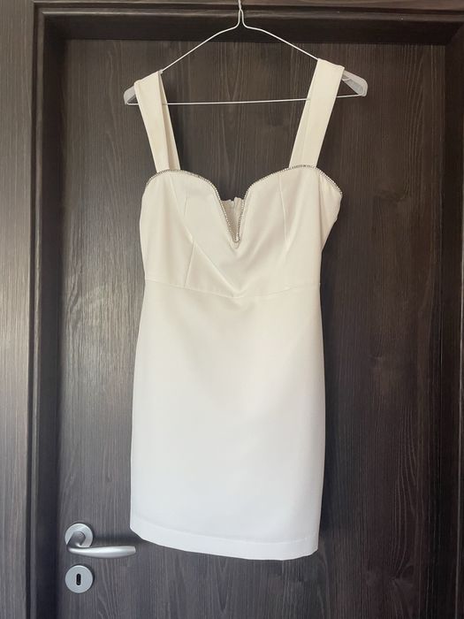 Къса бяла рокля Trendyol