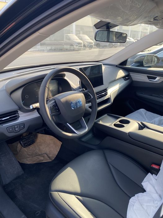 hongqi e-qm5 2025 restyling