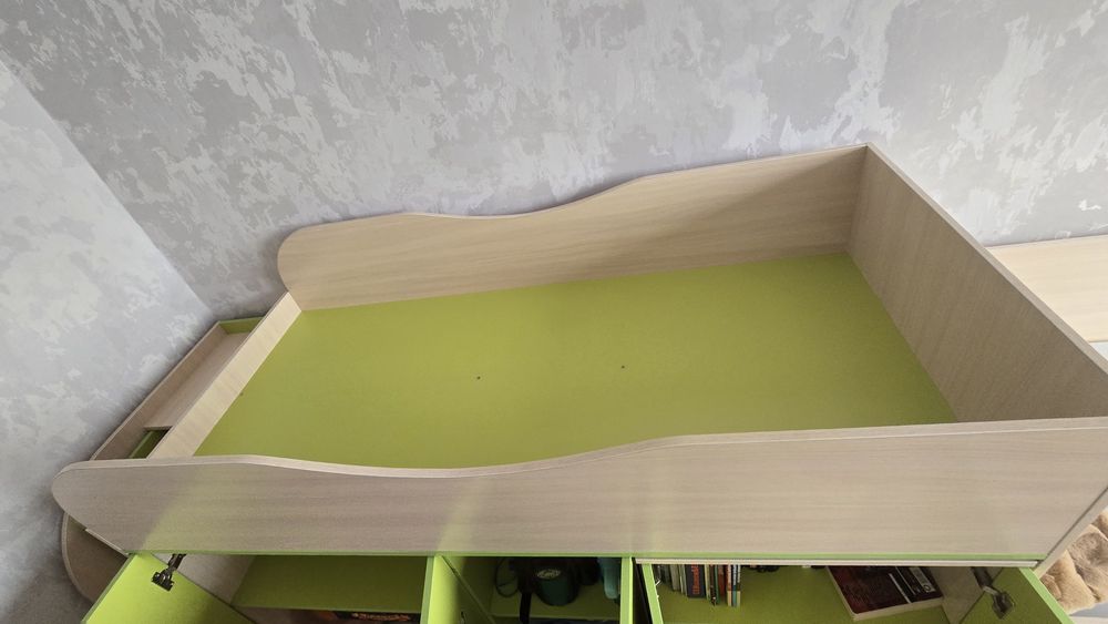 Продам кровать чердак