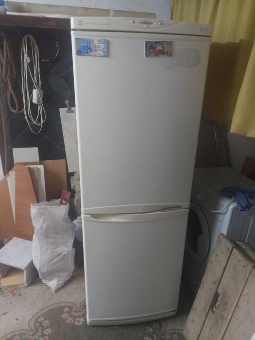 Продам холодильник
