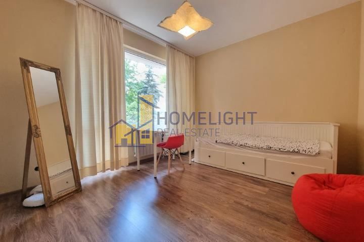 Четиристаен апартамент в кв. Витоша