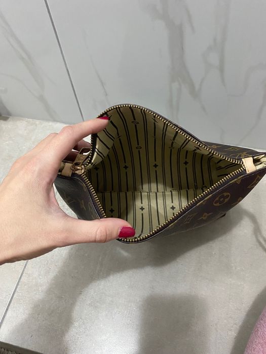 geanta LV pentru cosmetice