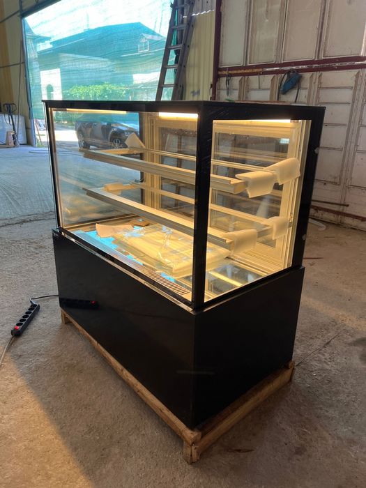 Vitrina frigorifica pentru prajituri/ sandwich