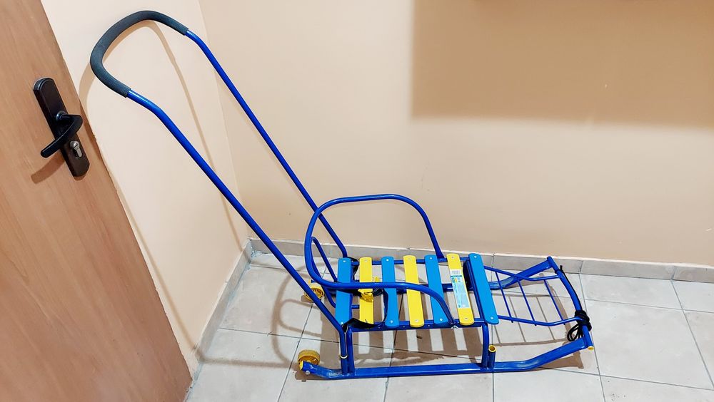 Детские санки в отличном состоянии