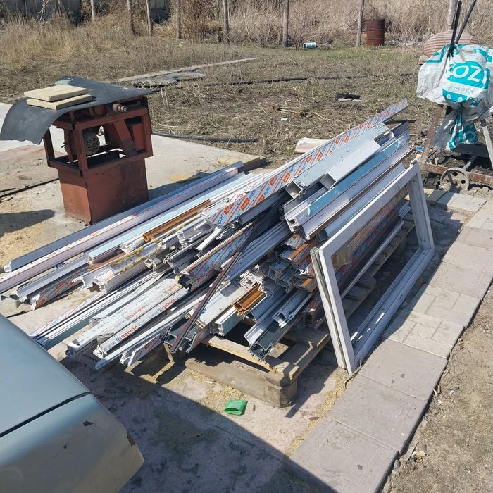 Продам пластиковые рамы, двери, балконные блоки