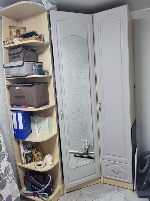 Продам шкаф трехстворчатый