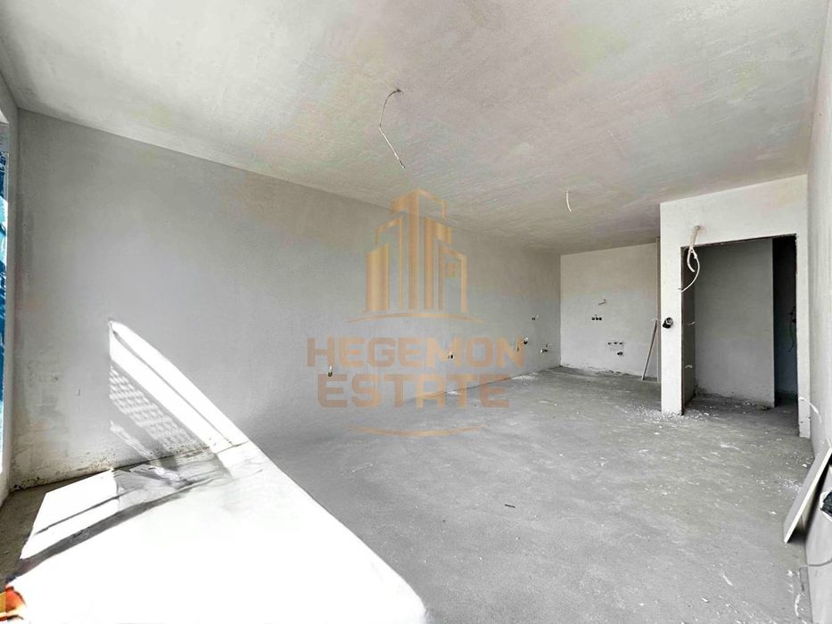 Продава се Двустаен апартамент в Варна, Цветен квартал - 69 кв.м за 1220 €/кв.м - Снимка #3