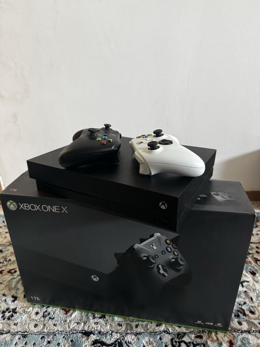Xbox one x приставка и телевизор Yasin