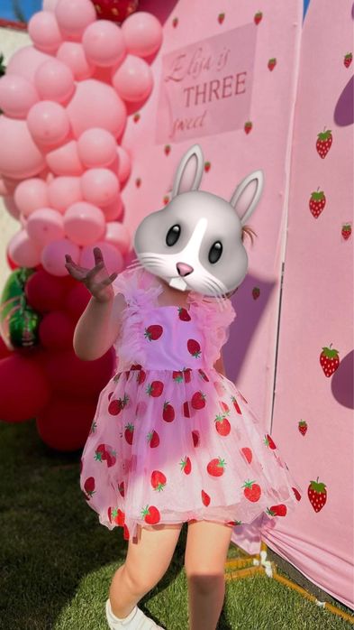 Розова рокличка с ягоди