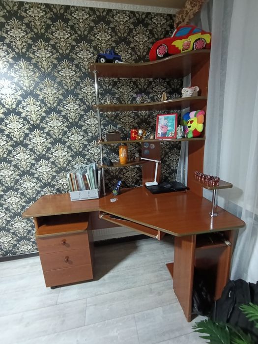 Стол компьютерный