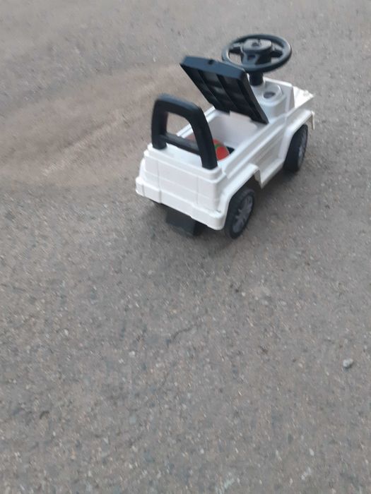 Продам машинку толкар