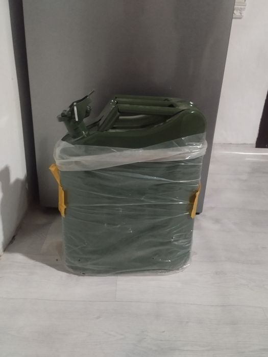 Продам канистру.