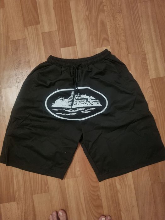 Продам шорты новые