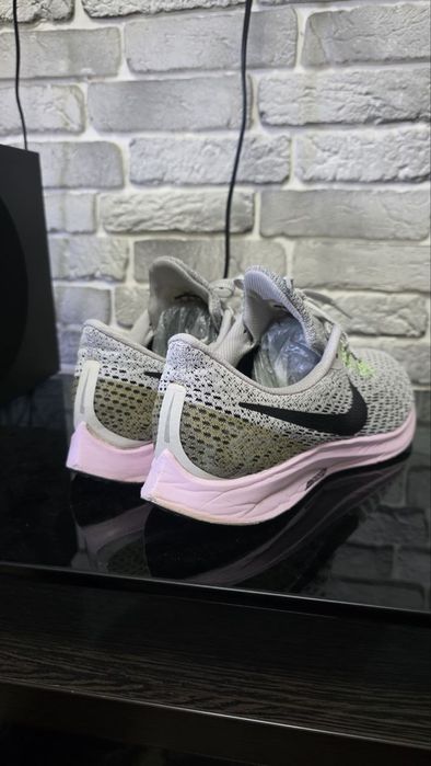 Оригинальные кроссы Nike