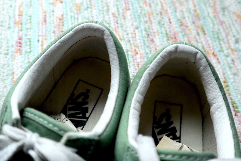 Продавам дамски кецове VANS, размер 37