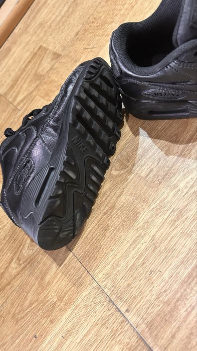 Маратонки Nike номер 28