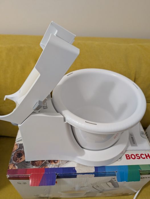 Mixer cu bol Bosch