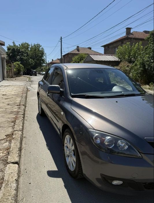 Продавам Mazda 3