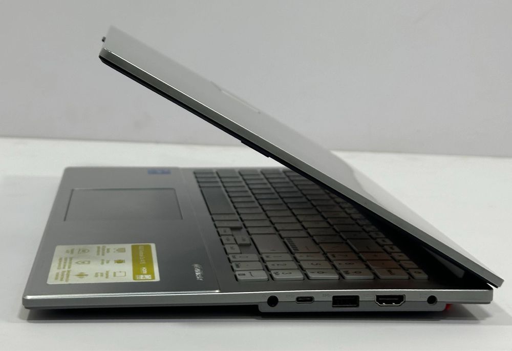 Asus vivobook i3