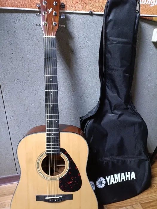 Гитара yamaha f600