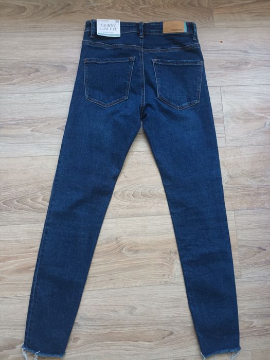 Нови дънки Stradivarius 38 размер