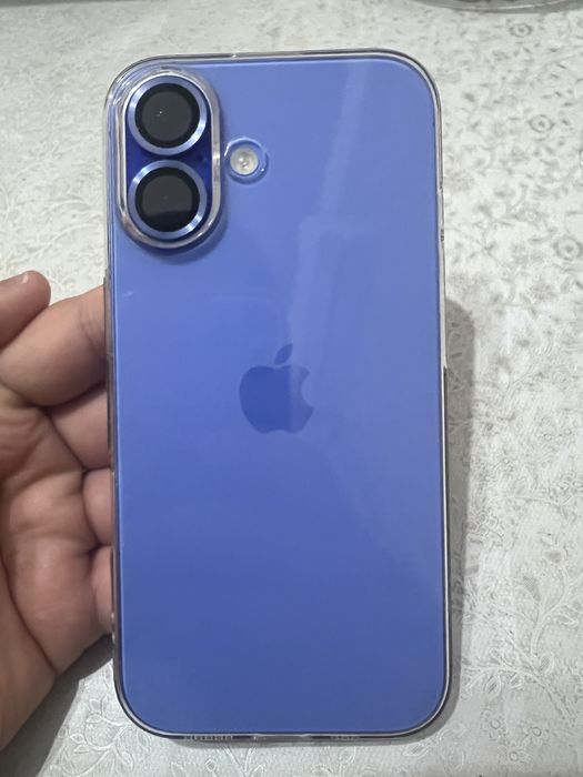 Продам очень идельном состояние Iphone 16 128 GB Ultramarine