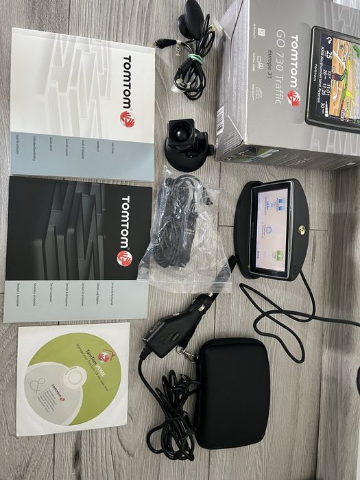 TomTom GO 730 Traffic + accesorii+husa+ cutie originala