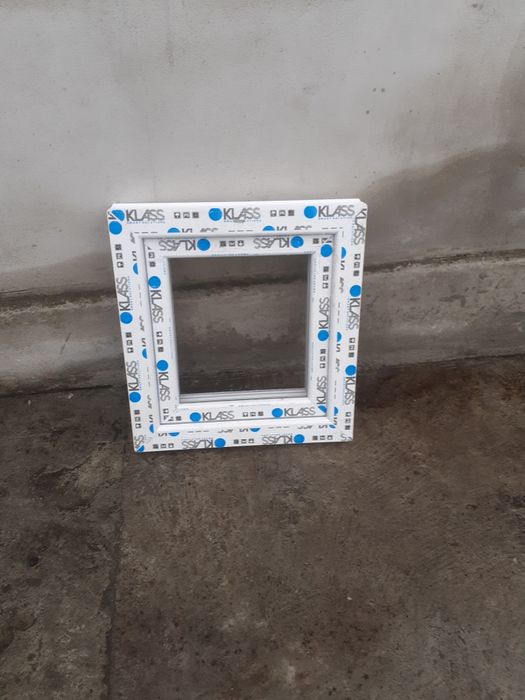 Vând geam termopan nou,fără sticlă.