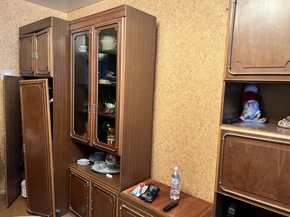 Стенка в гостиную, срочно отдам бесплатно