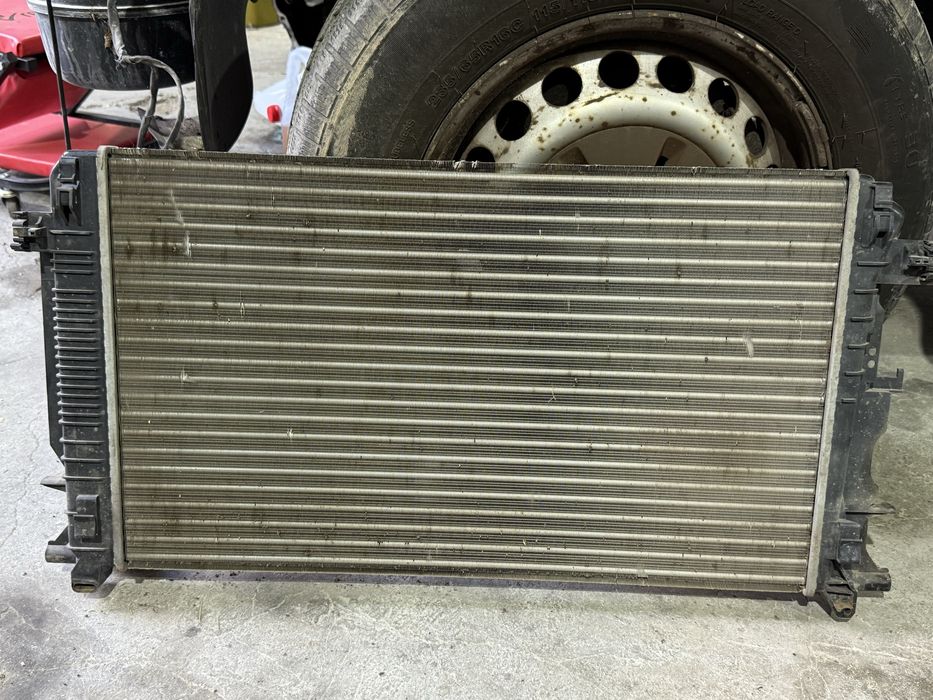 Фолксваген Крафтер Vw Crafter 2.5 TDI воден радиатор