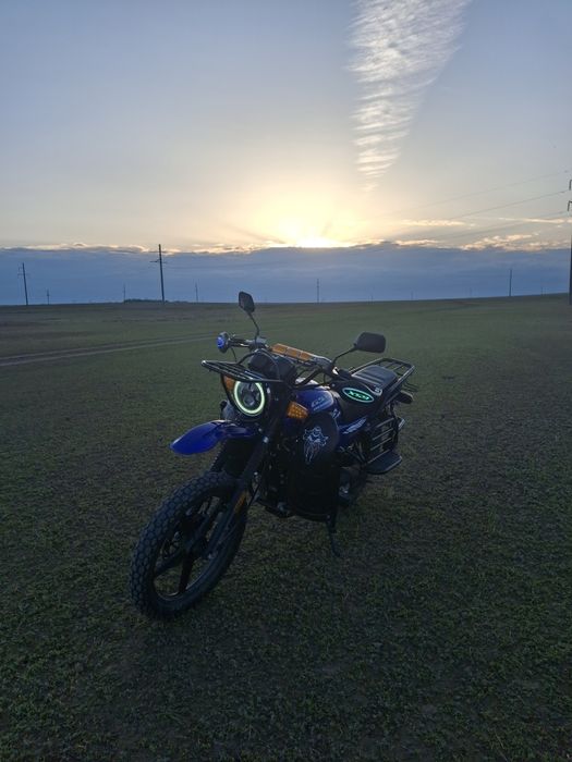 Продам мотоцикл 200 куб